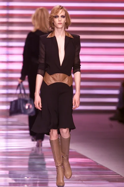 Look 27